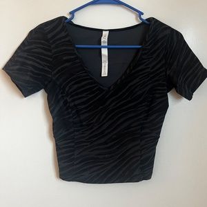 Lululemon Women's Black and Grey Crop-top